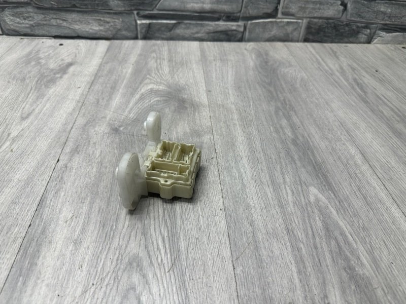 Блок предохранителей, 500 рублей, Москва