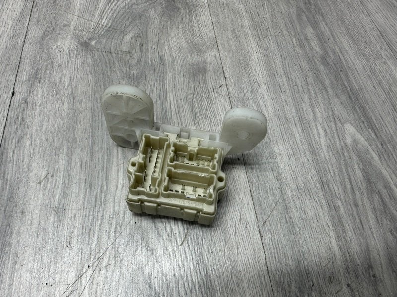 Блок предохранителей, 500 рублей, Москва