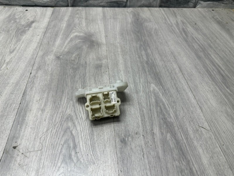 Блок предохранителей, 500 рублей, Москва