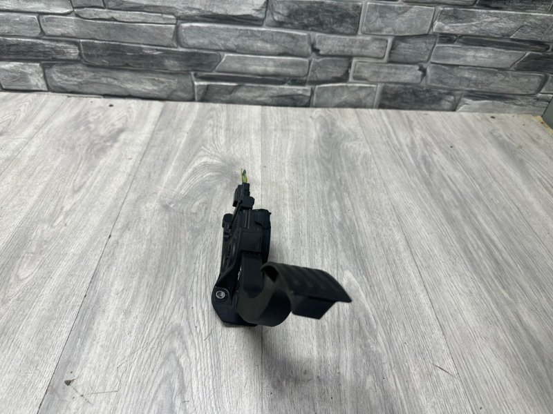 Педаль газа, 1000 рублей, Москва