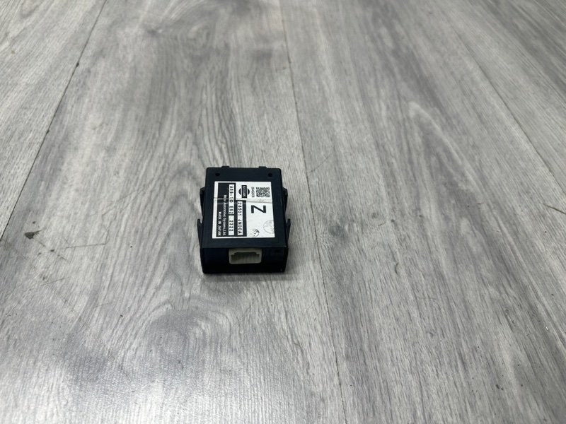 Блок электронный, 1000 рублей, Москва