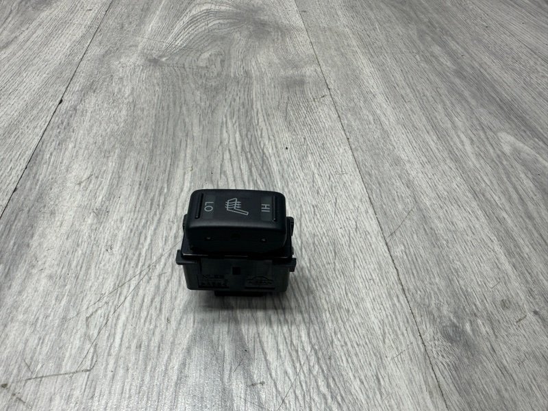 Кнопка обогрева сидений, 1000 рублей, Москва