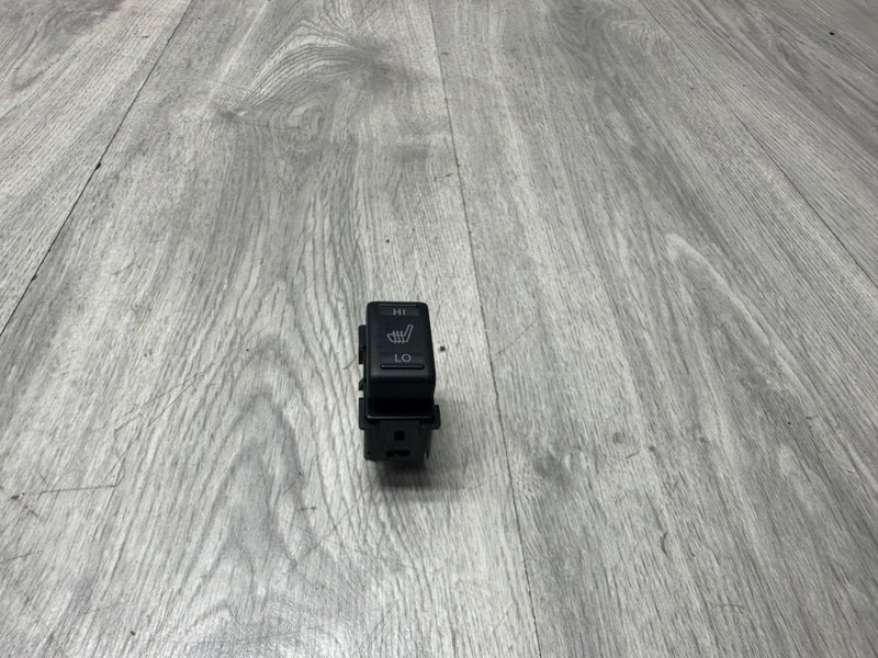 Кнопка обогрева сидений, 1000 рублей, Москва