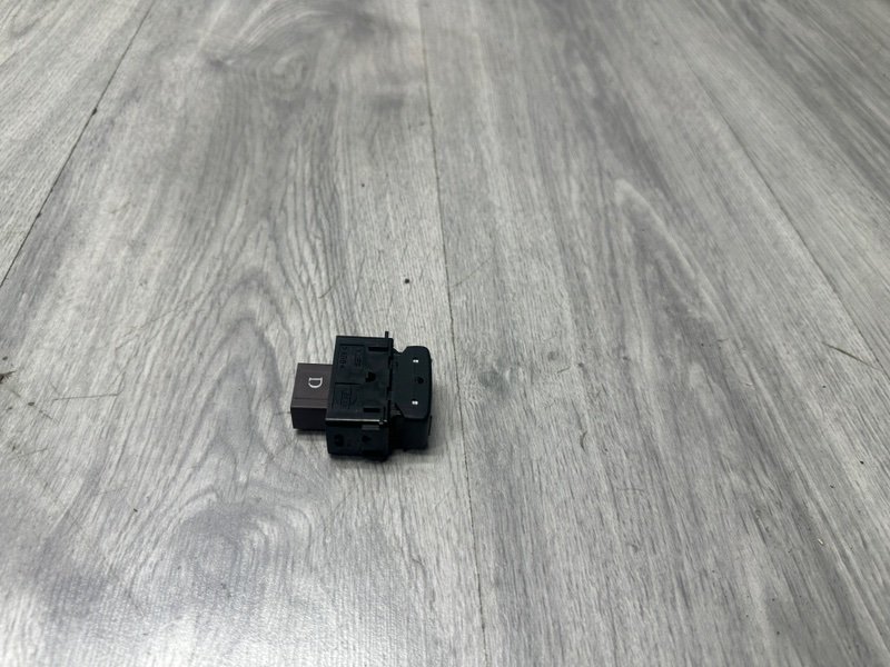 Кнопка обогрева сидений, 1000 рублей, Москва