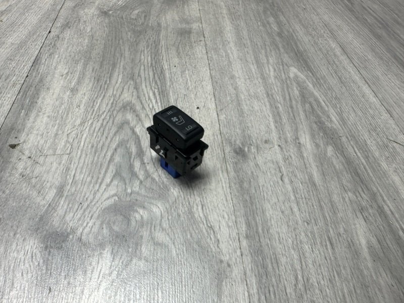 Кнопка, 1000 рублей, Москва