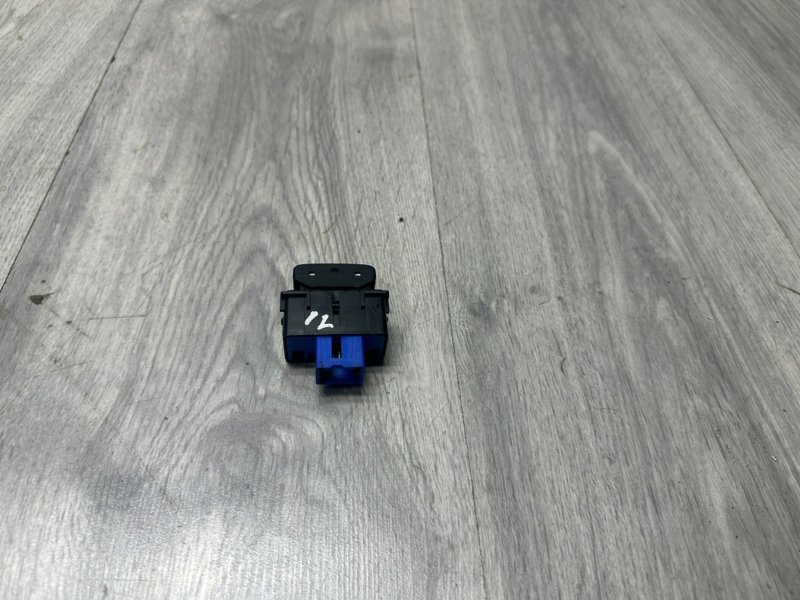 Кнопка, 1000 рублей, Москва