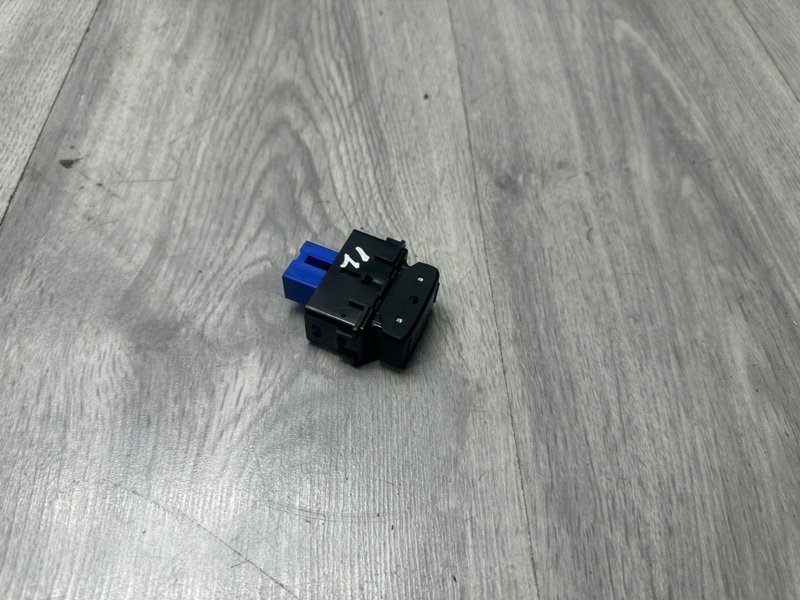 Кнопка, 1000 рублей, Москва