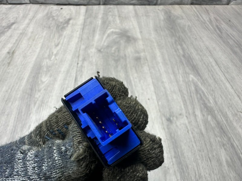 Кнопка, 1000 рублей, Москва