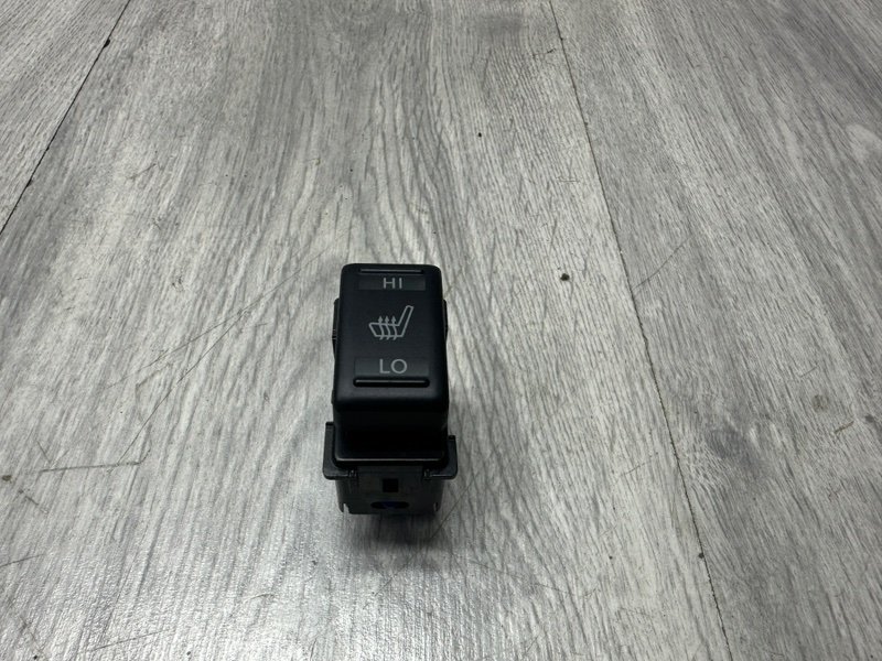 Кнопка обогрева сидений, 1000 рублей, Москва