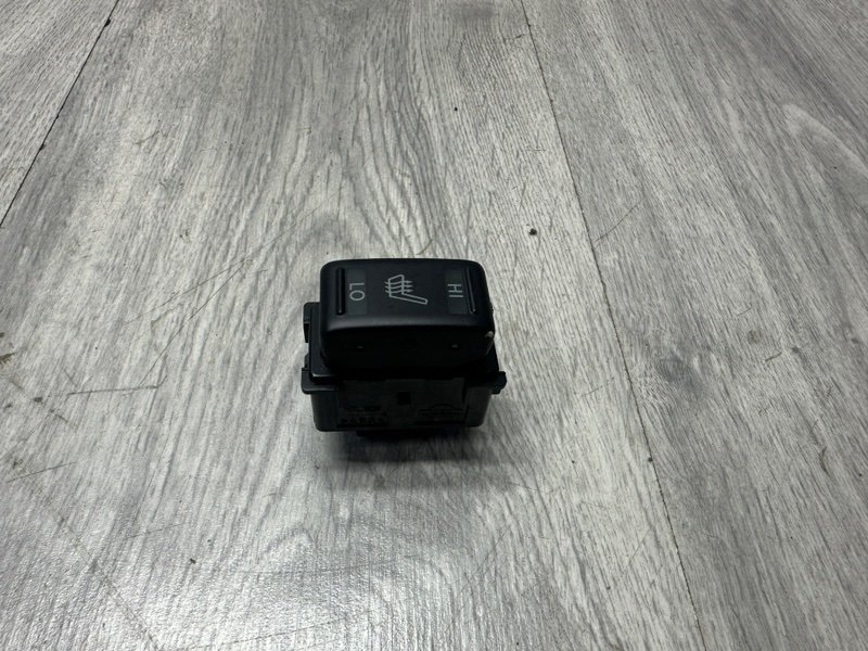 Кнопка обогрева сидений, 1000 рублей, Москва