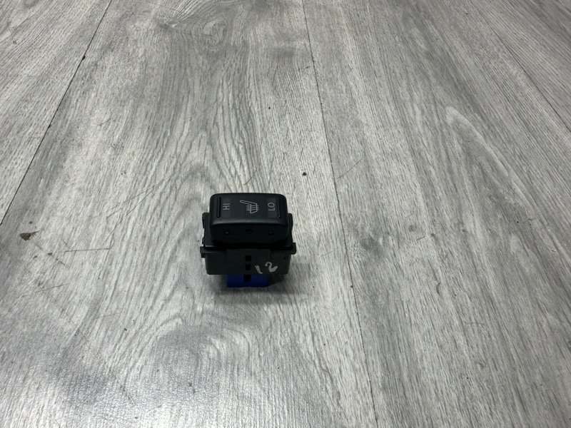 Кнопка обогрева сидений, 1000 рублей, Москва