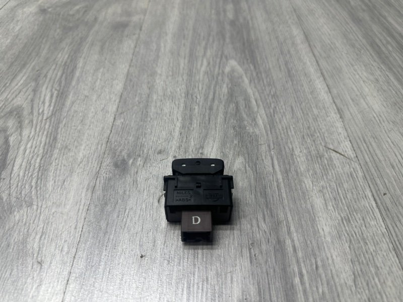 Кнопка, 1000 рублей, Москва