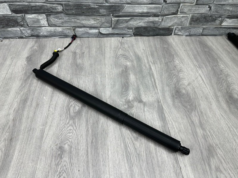 Амортизатор двери багажника, 9000 рублей, Москва