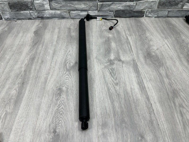 Амортизатор двери багажника, 10000 рублей, Москва