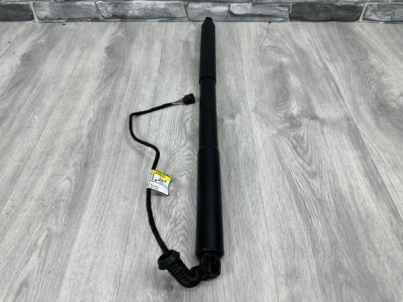 Амортизатор двери багажника, 10000 рублей, Москва