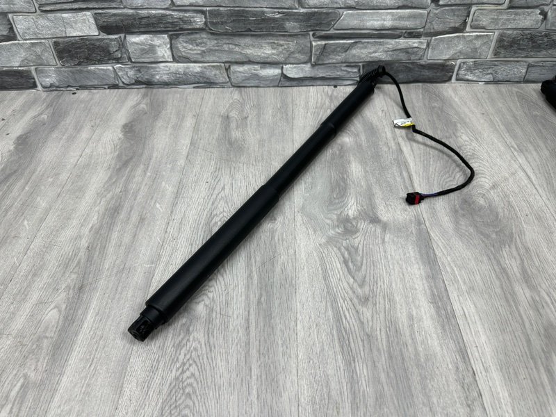 Амортизатор двери багажника, 10000 рублей, Москва