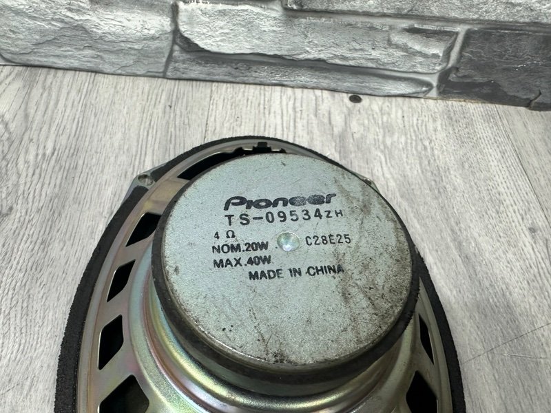 Динамик, 2000 рублей, Москва