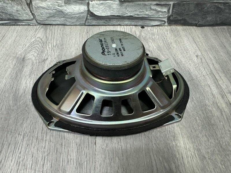 Динамик, 2000 рублей, Москва