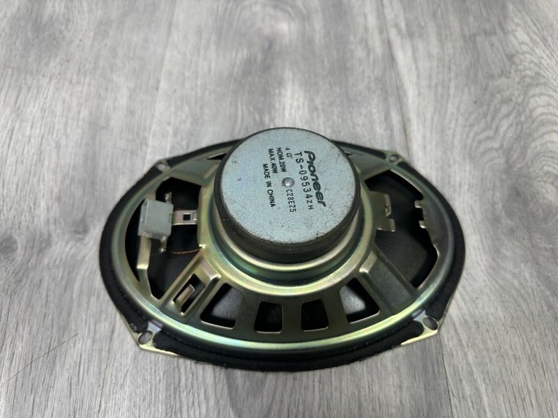 Динамик, 2000 рублей, Москва