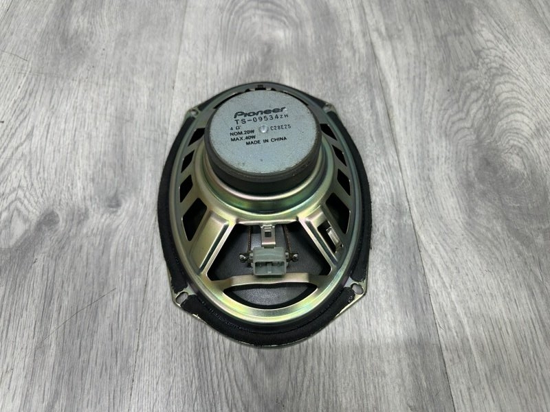 Динамик, 2000 рублей, Москва