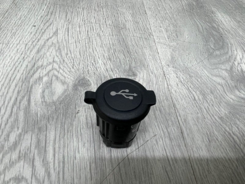 Разъем (USB/AUX), 2000 рублей, Москва