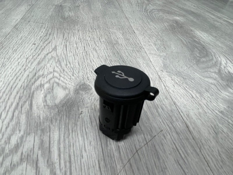 Разъем (USB/AUX), 2000 рублей, Москва