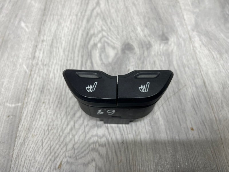 Кнопка обогрева сидений, 600 рублей, Москва