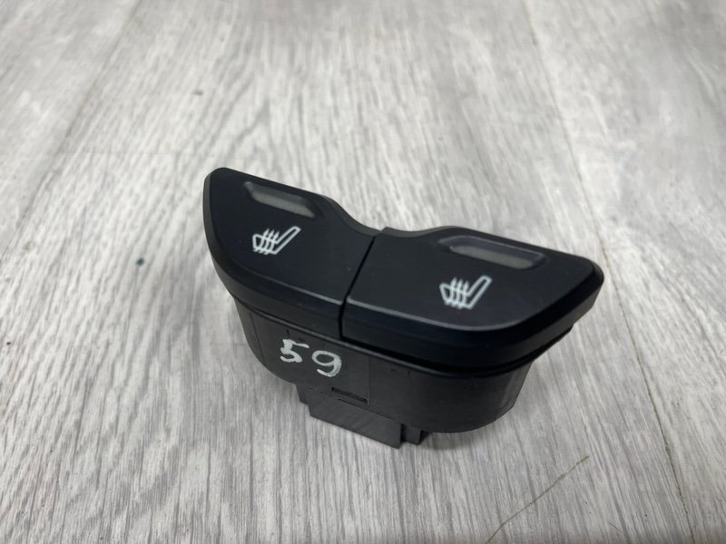 Кнопка обогрева сидений, 600 рублей, Москва