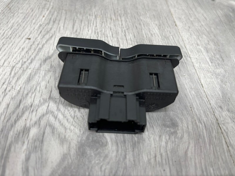 Кнопка обогрева сидений, 600 рублей, Москва