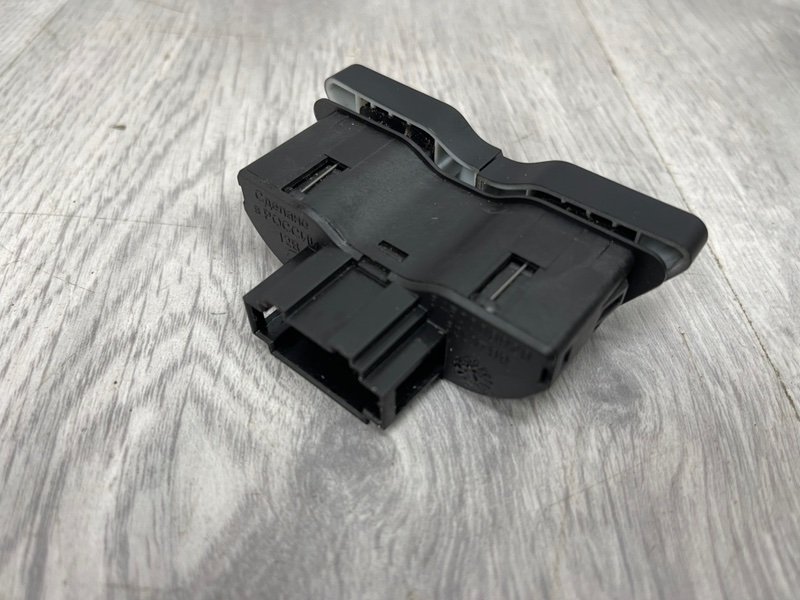 Кнопка обогрева сидений, 600 рублей, Москва