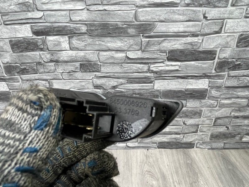 Кнопка обогрева сидений, 600 рублей, Москва