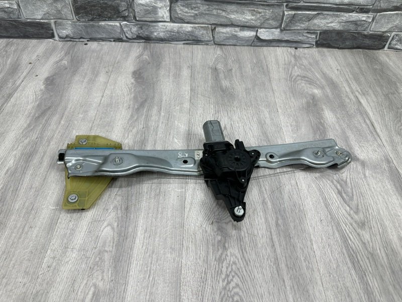 Стеклоподъемник передний, 2000 рублей, Москва