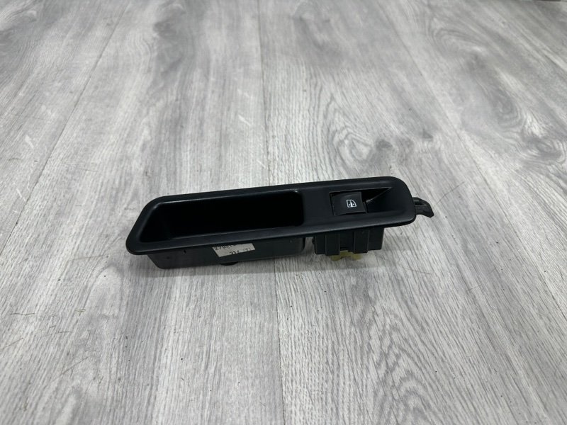 Кнопка стеклоподъемника, 500 рублей, Москва