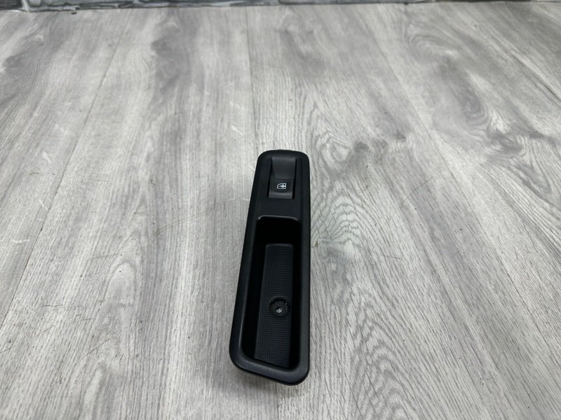 Кнопка стеклоподъемника, 500 рублей, Москва