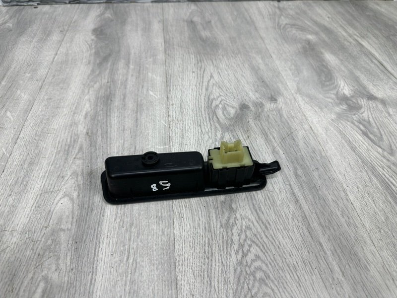 Кнопка стеклоподъемника, 500 рублей, Москва