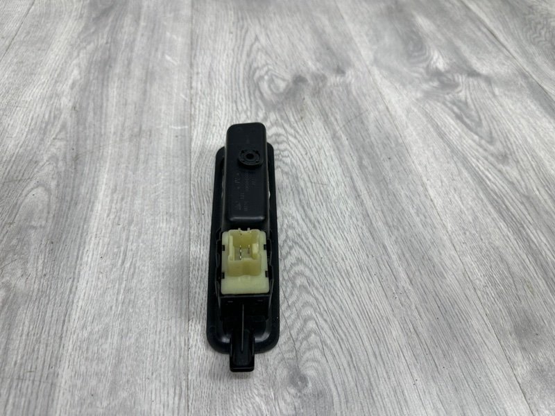 Кнопка стеклоподъемника, 500 рублей, Москва