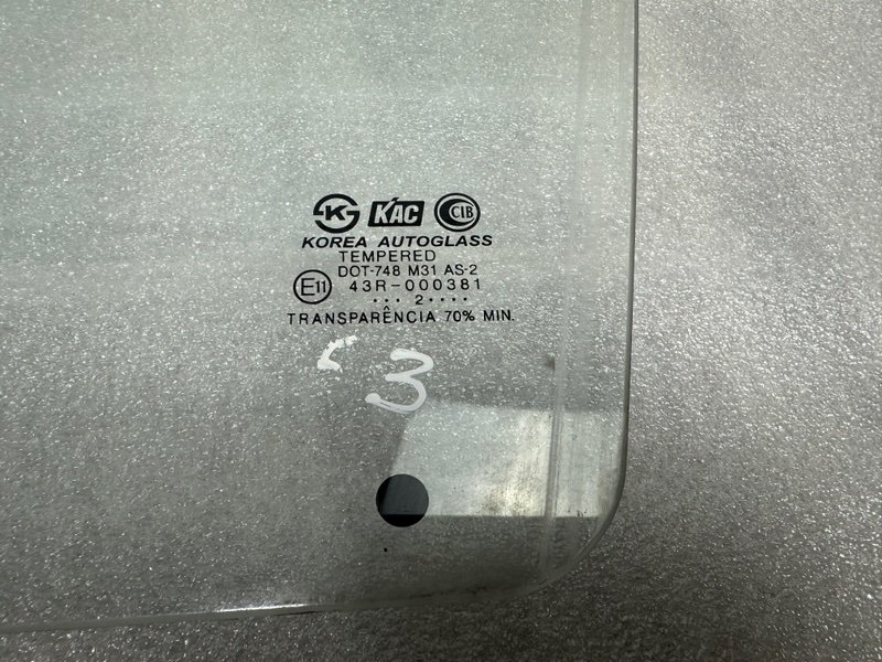 Стекло двери передней левой, 2000 рублей, Москва