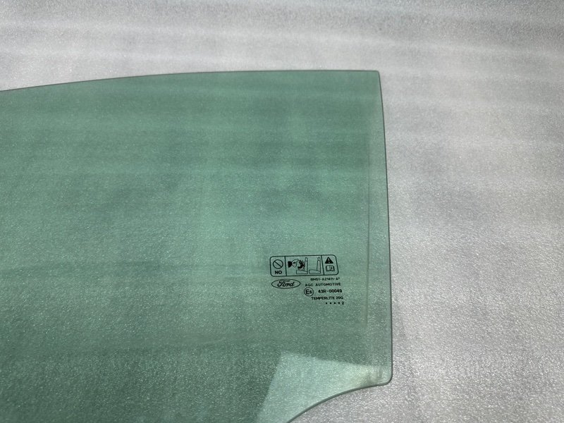 Стекло двери передней левой, 1000 рублей, Москва