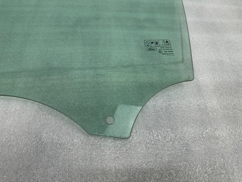 Стекло двери передней левой, 1000 рублей, Москва