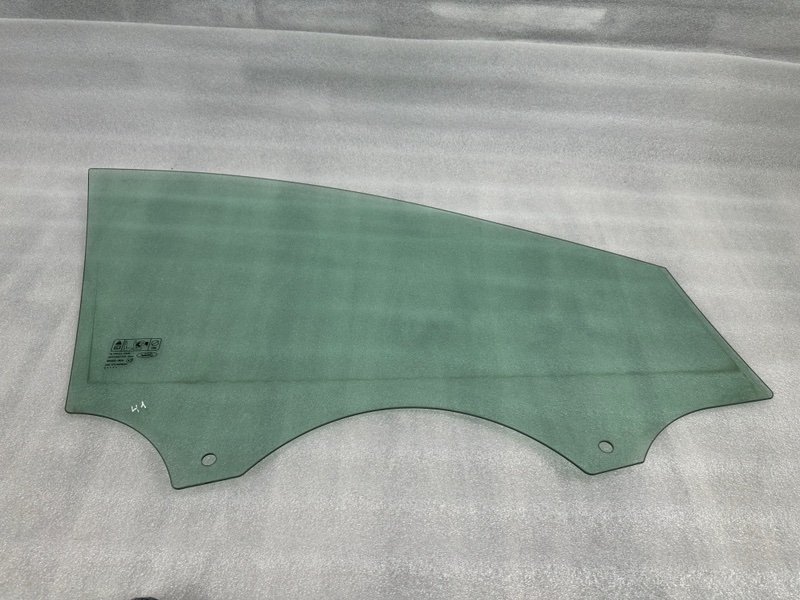 Стекло двери передней левой, 1000 рублей, Москва