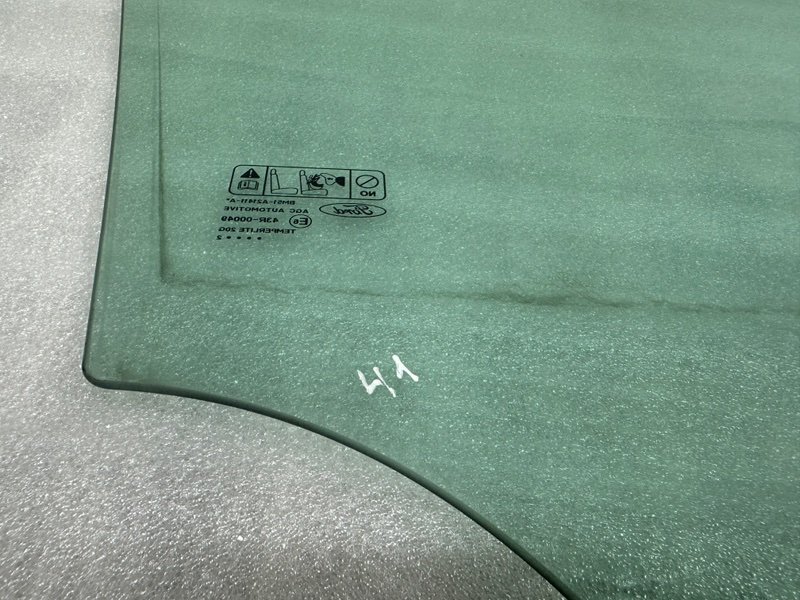 Стекло двери передней левой, 1000 рублей, Москва