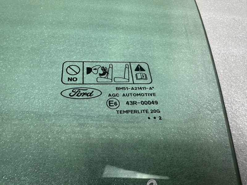 Стекло двери передней левой, 1000 рублей, Москва