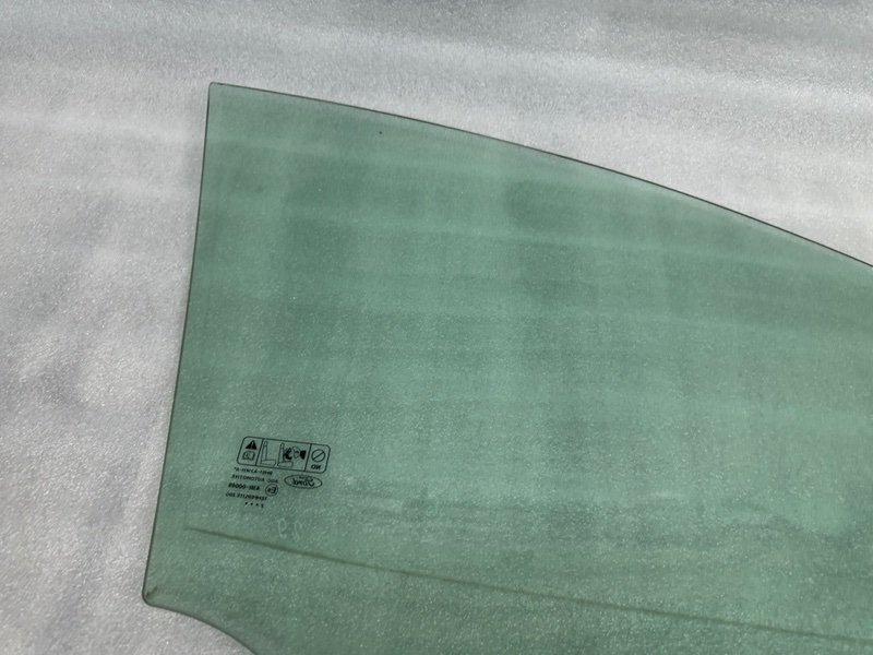 Стекло двери передней левой, 1100 рублей, Москва