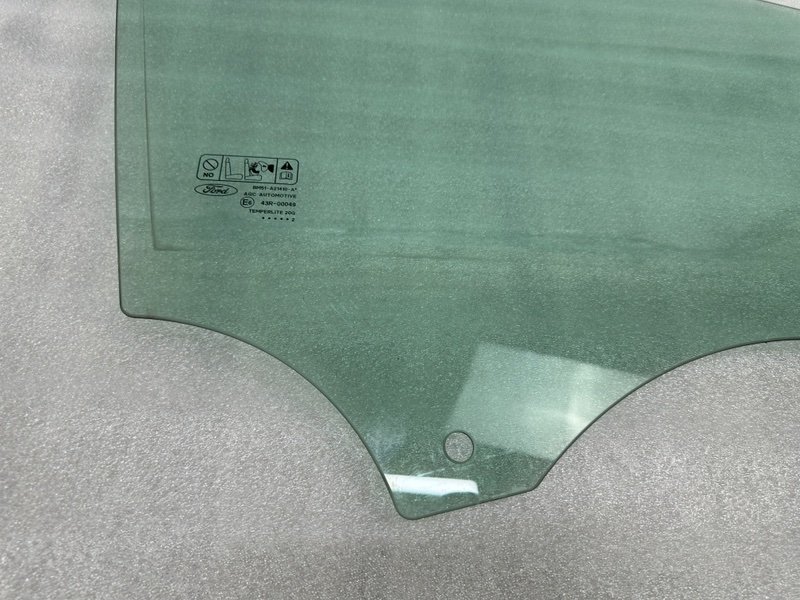 Стекло двери передней правой, 1000 рублей, Москва