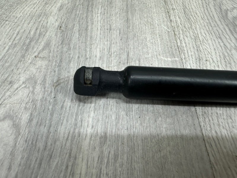 Амортизатор двери багажника, 600 рублей, Москва