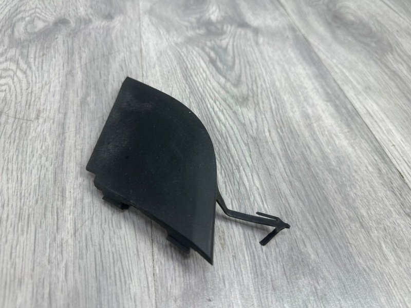 Заглушка буксировочного крюка, 1000 рублей, Москва