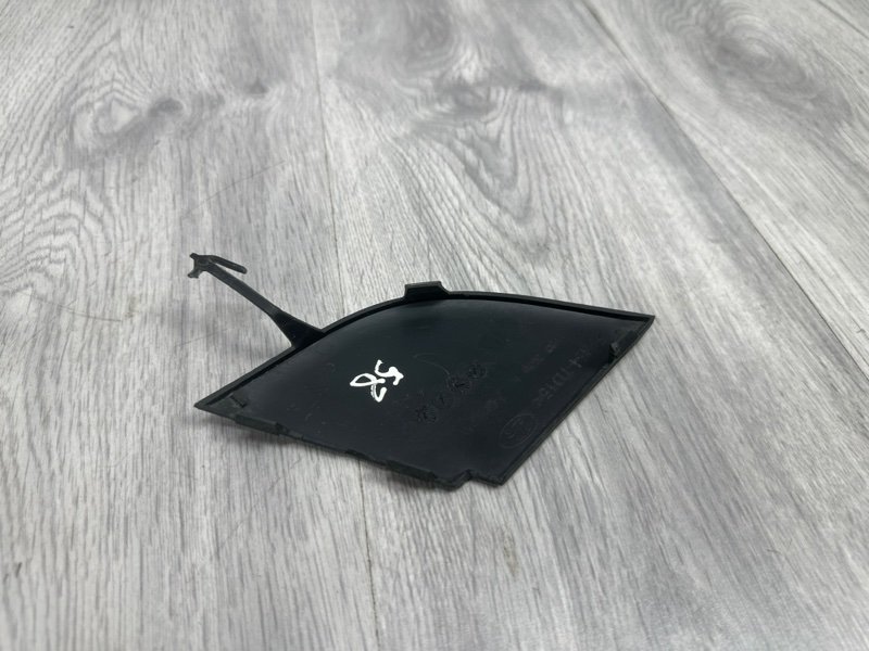 Заглушка буксировочного крюка, 1000 рублей, Москва