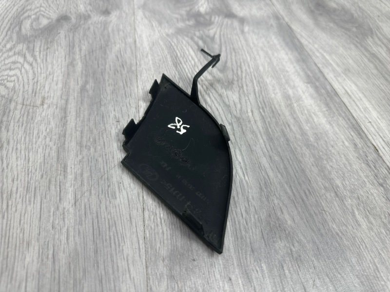 Заглушка буксировочного крюка, 1000 рублей, Москва