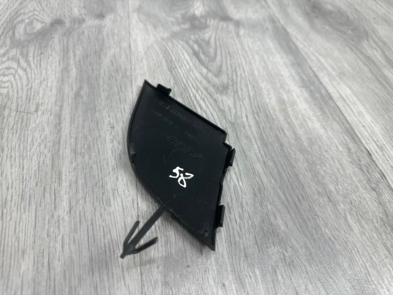 Заглушка буксировочного крюка, 1000 рублей, Москва