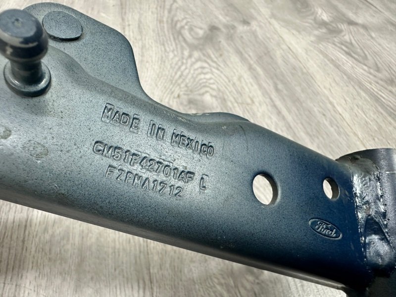 Петля крышки багажника, 1400 рублей, Москва